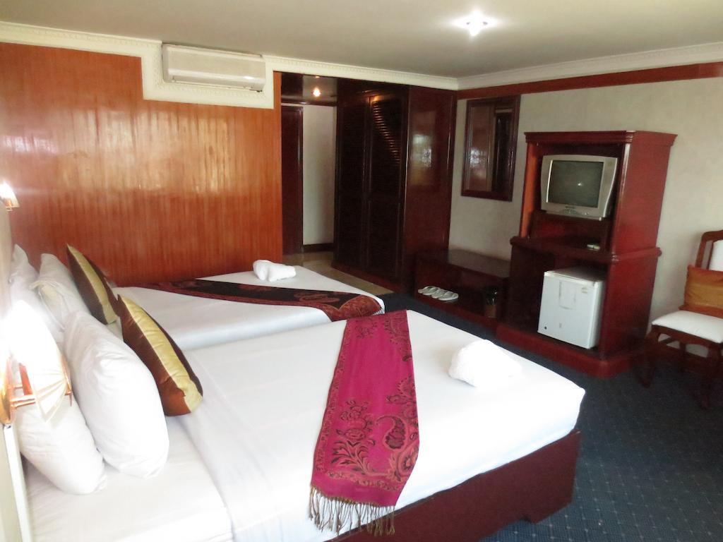 Khmeroyal Hotel Phnom Penh Chambre photo