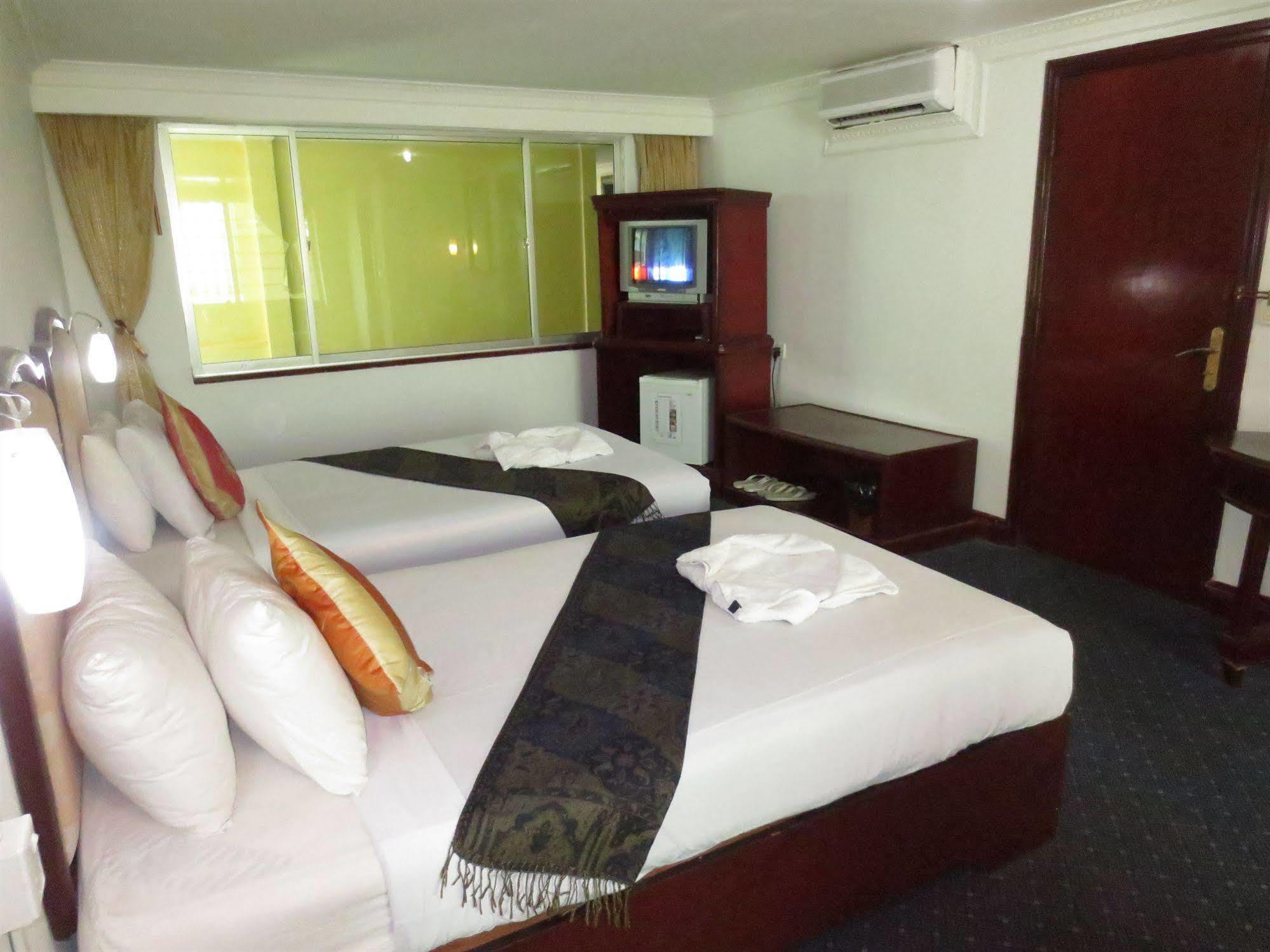 Khmeroyal Hotel Phnom Penh Extérieur photo