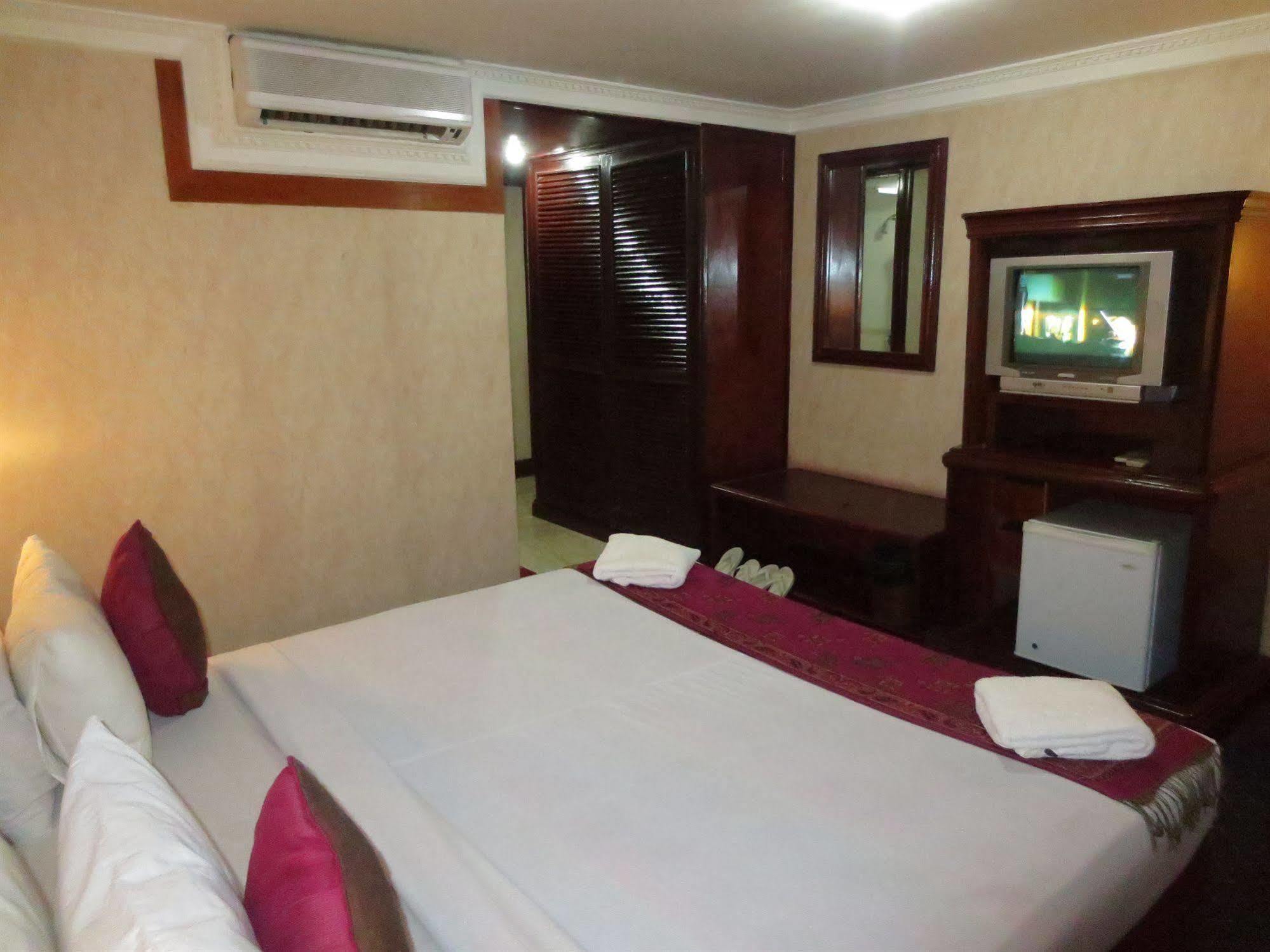 Khmeroyal Hotel Phnom Penh Extérieur photo