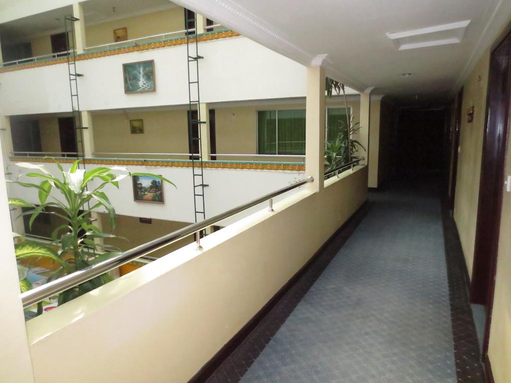 Khmeroyal Hotel Phnom Penh Extérieur photo